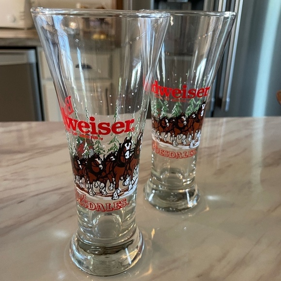 SET OF 2 1989 BUDWEISER CLYDESDALES WINTER DESIGN BEER GLASSES 7" - Picture 1 of 6